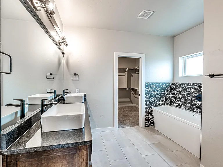 109 Carlow Way — Photo 41