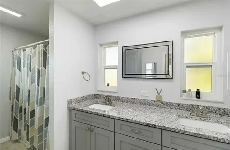 1490 Saint Clair Rd