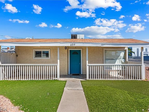 2nd image of 2217 E Oakey Blvd