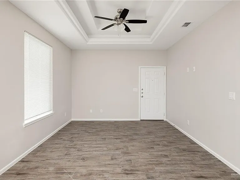 3400 Ventura Ave #3 — Photo 4