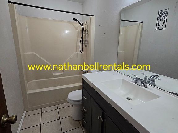 5th image of 1452 26th St NE