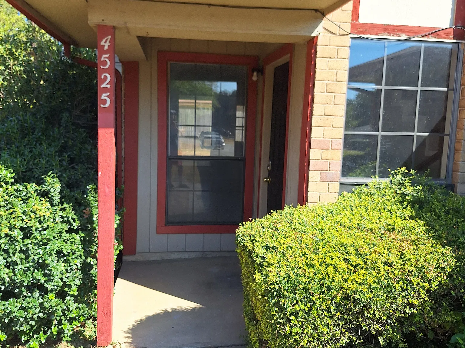 3 bed, 2.5 bath, 1252 sqft, $1,725 — Photo 1