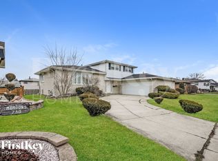 744 E 194th St, Glenwood, IL 60425