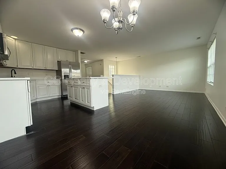 1064 Turin Dr — Photo 3