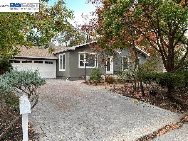 105 Roberta Ave