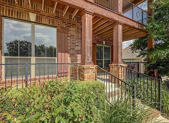 3rd image of 3010 Lombardi Way