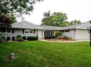 4040 Phyllis Rd, Northbrook, IL 60062