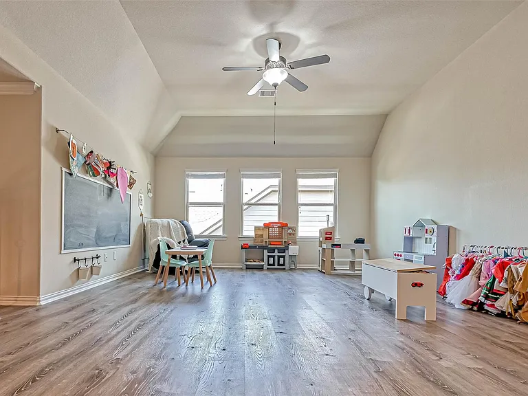 210 Hearthshire Cir — Photo 30