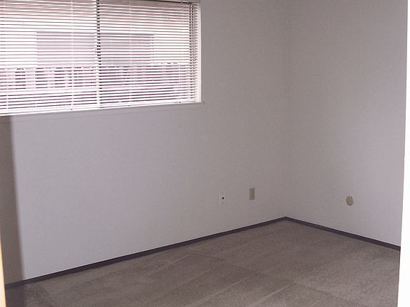 5th image of 2449 Larkspur Ln