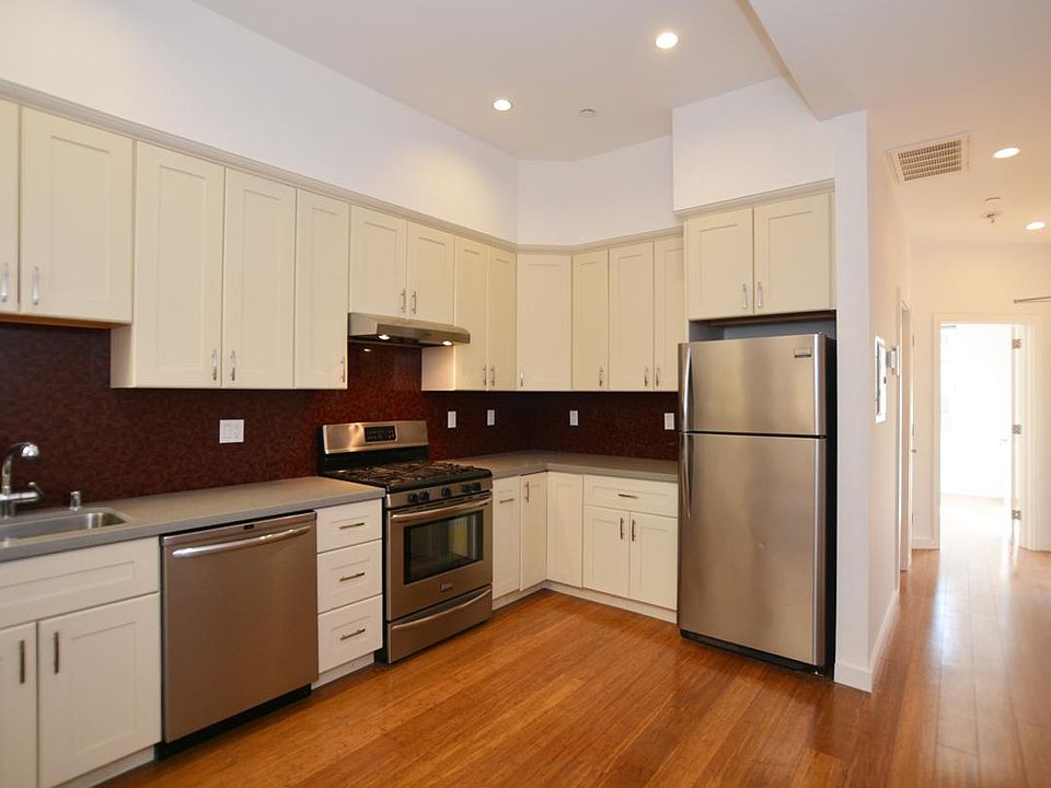 1st image of 1032 Hyde St