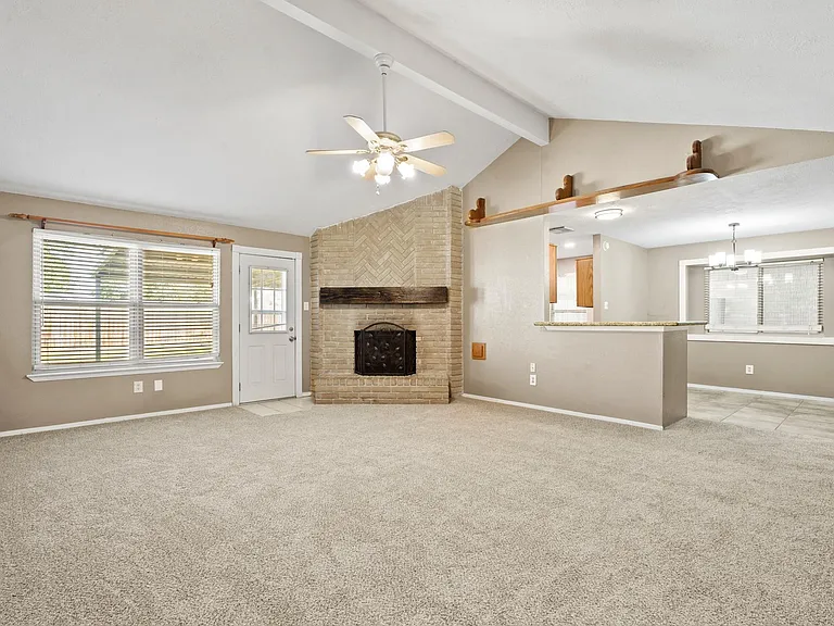3877 Pecan Cir — Photo 4