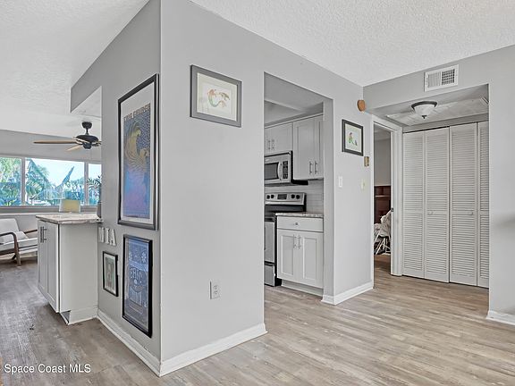 5th image of 144 Beach Park Ln #39