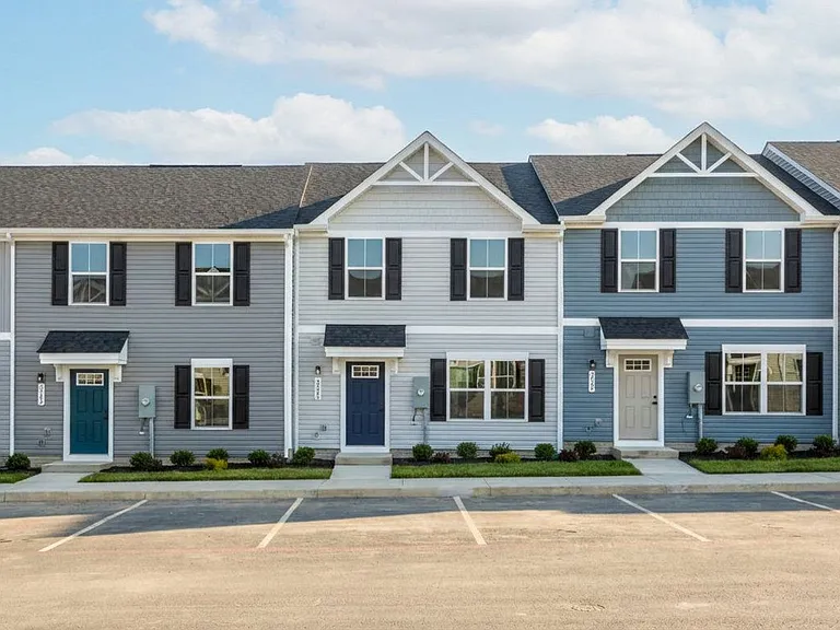 Welcome to Boulder Ridge Towns! This community will continue to grow, eventually adding walking trails, green space, in a beautiful neighborhood right off US-11 with easy access to I-81 and VA-42.