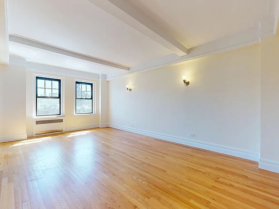 3rd image of 95 Christopher St APT 8H
