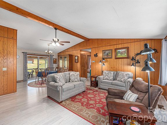5th image of 40 Warner Rd