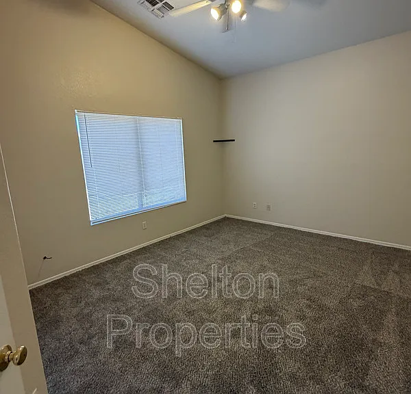 12725 W Hearn Rd — Photo 9