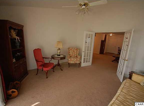 4th image of 39 Hilltop Ct