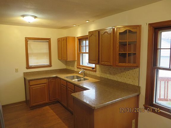 4th image of 597 W Cook Rd