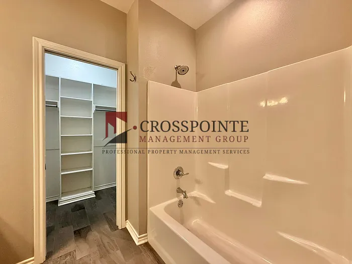 16172 Echo Glen Dr — Photo 18