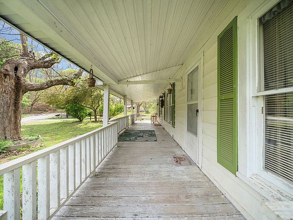 5th image of 5 Bud Parker Ln