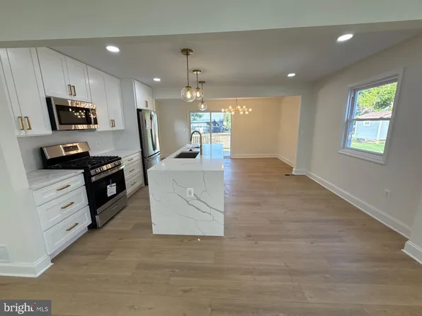 143 S Huron Dr, Oxon Hill, MD 20745