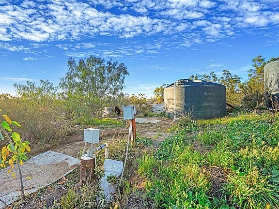 3rd image of 32805 Red Mountain Rd