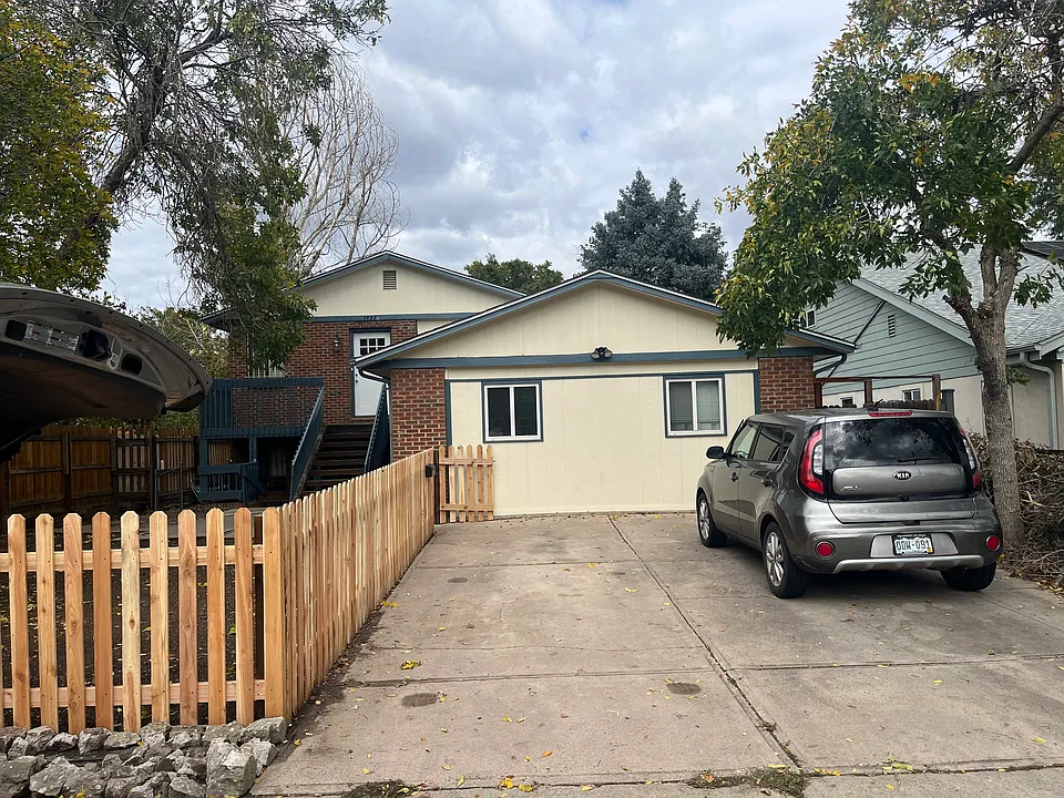1437 W Dakota Ave #B