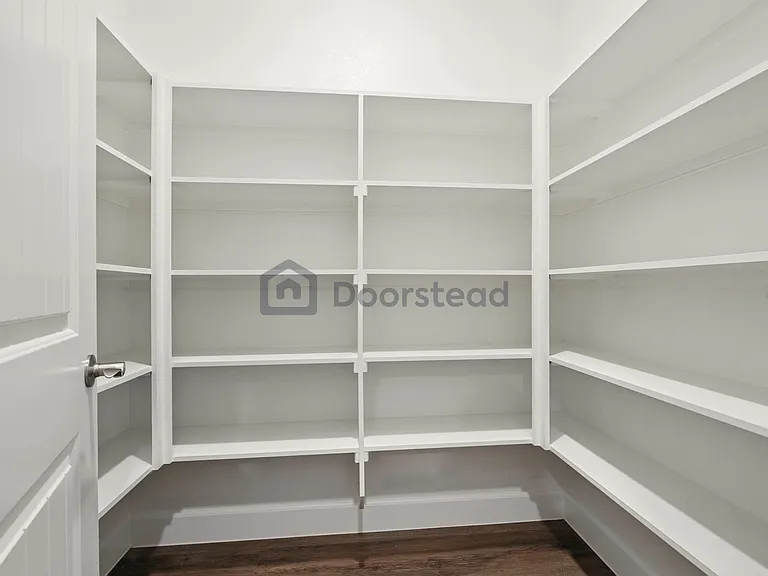652 Parkside Dr — Photo 15