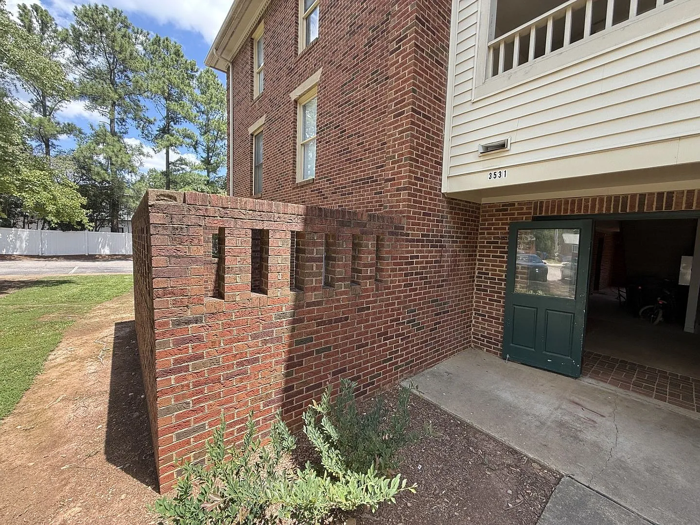1 Bedroom 1 Bathroom Condo! — Photo 2