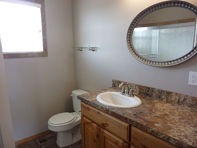 upstairs bathroom with tub/shower