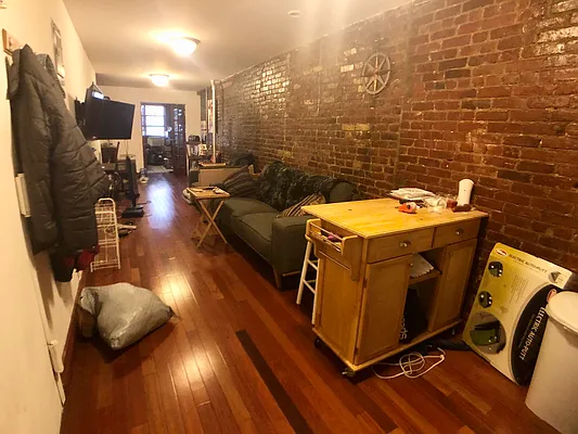 Rented by MOTION New York | media 11