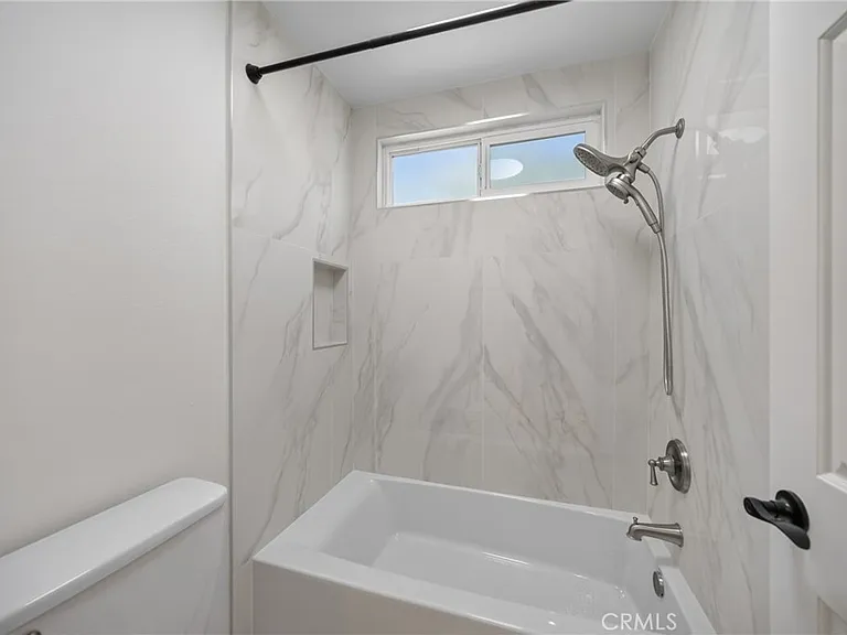 20454 Elkwood St — Photo 22