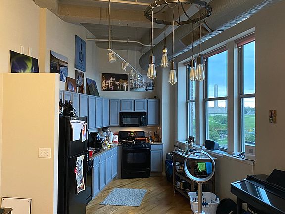 2nd image of 2107 Grand Ave Unit 907