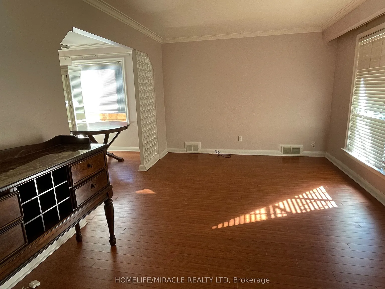 3 bed, $2,700 — Photo 2