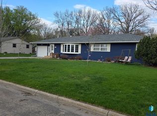 1002 Linden St N, Luverne, MN 56156