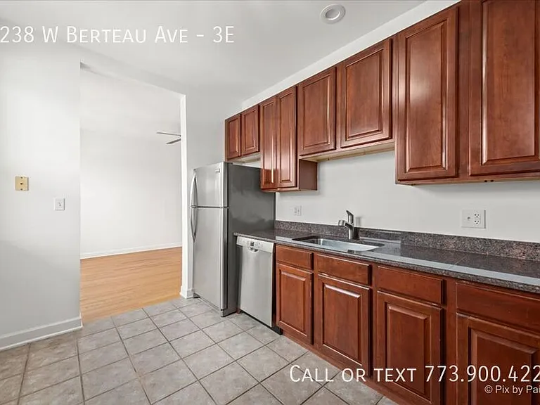 3238 W Berteau Ave #3E — Photo 7