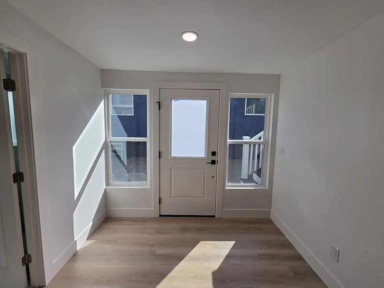 1120 Tait St #E — Photo 5