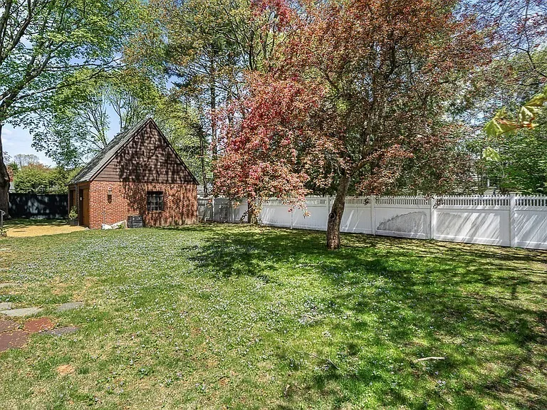 59 Wedgemere Ave — Photo 30