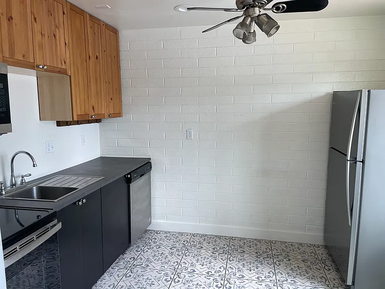 66 1/2 W 13th St #B — Photo 4