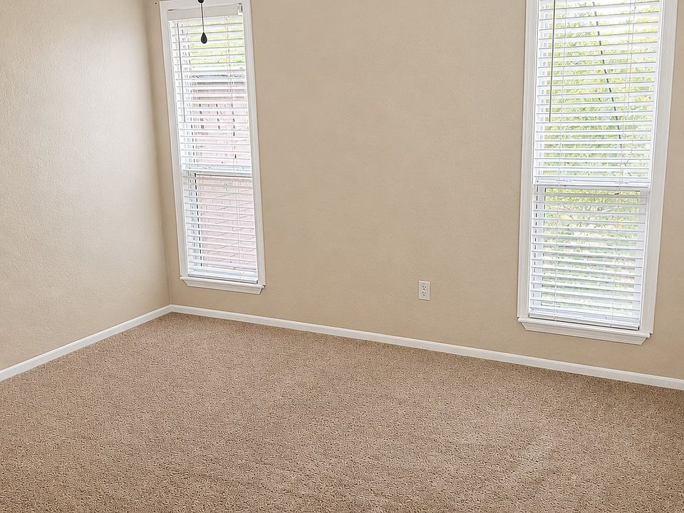 2nd image of 5101 Middlecoff Rd #3