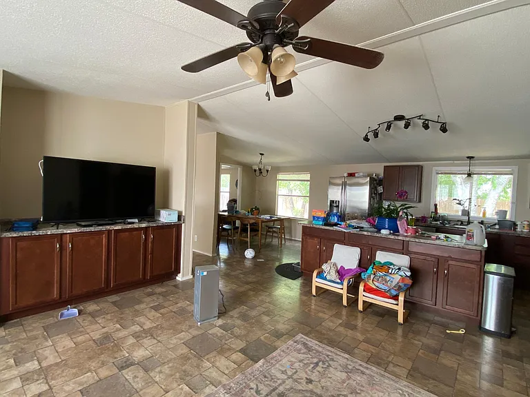 1008 Lipan Trl — Photo 6