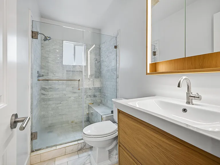 911 1/2 S Kenmore Ave #3/4 — Photo 13