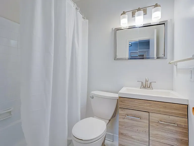 6417 Earlham Dr — Photo 15