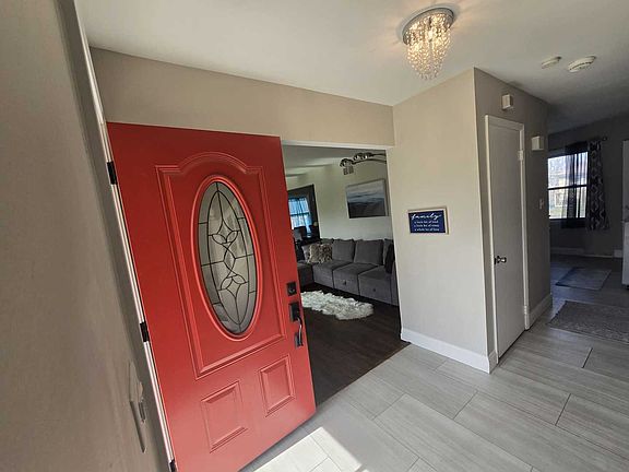 2nd image of 3006 Buttonwood Walk