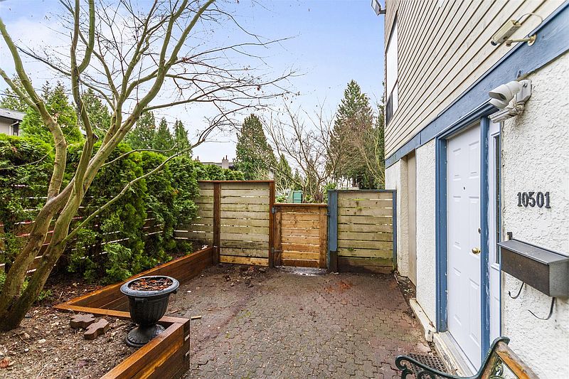Surrey Townhouse for rent - 2 Bedrooms — photo 3