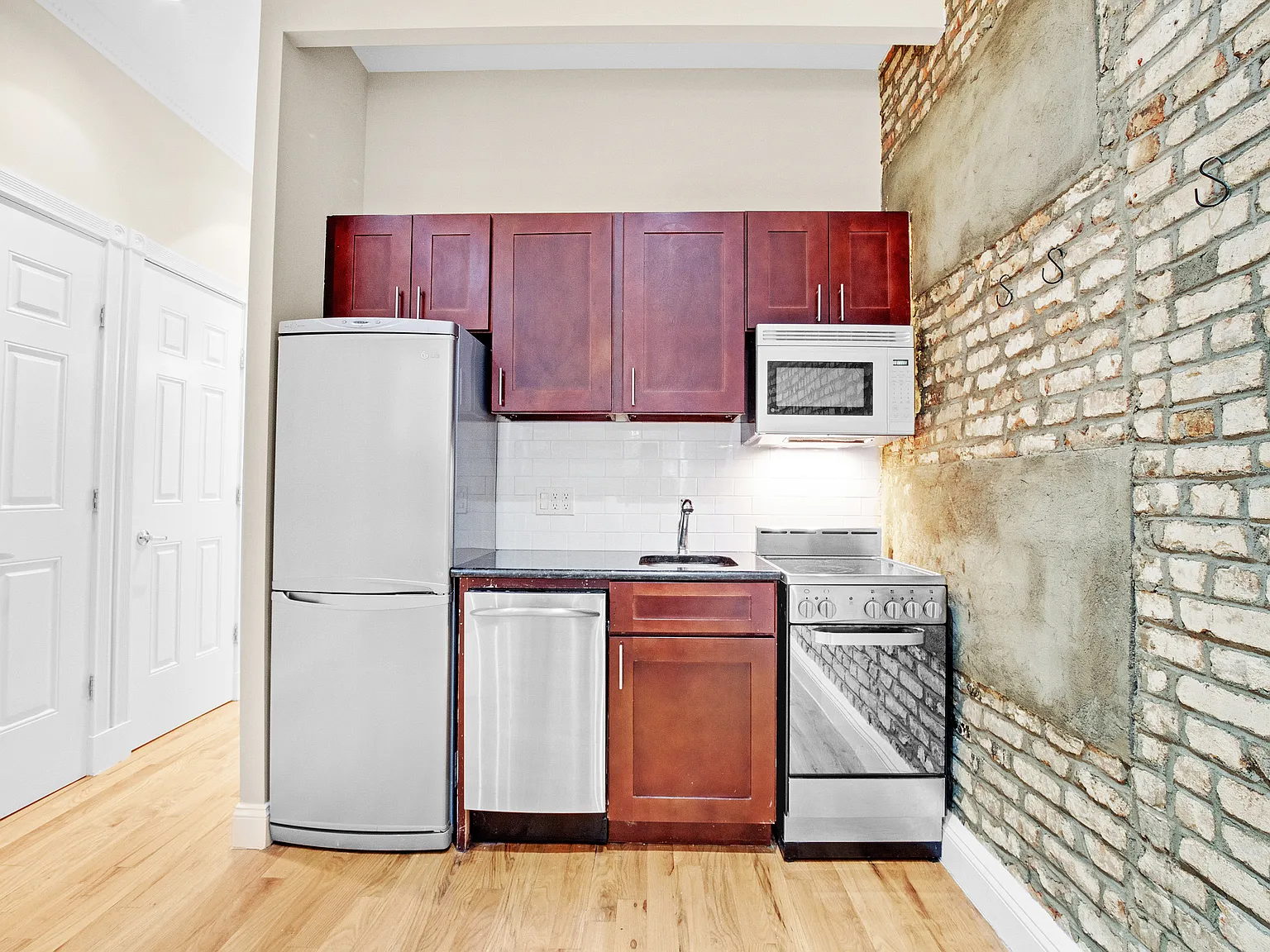 420 East 66th Street — Photo 3