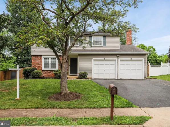 105 Appletree Dr NE, Leesburg, VA 20176