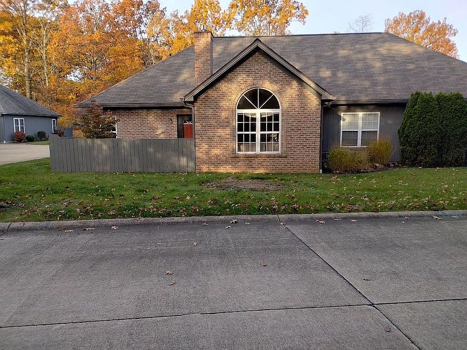 1st image of 3984 Villas Dr