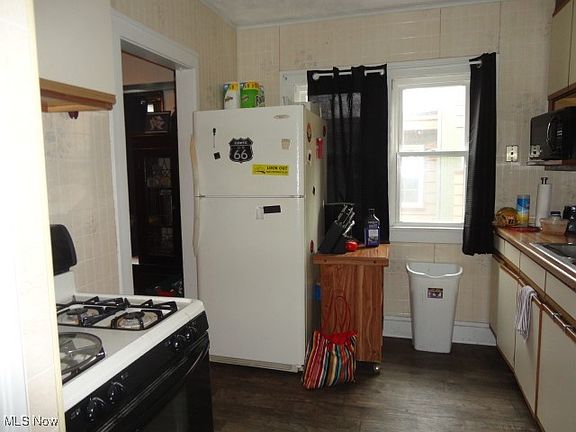 5th image of 10621 Parkhurst Dr