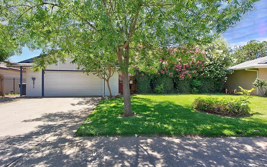 2905 Winchester Way photo 1